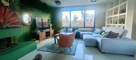 4 bedrooms House in Arcueil, France No. 182468 11