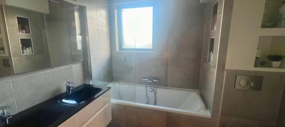 4 bedrooms House in Arcueil, France No. 182468 18