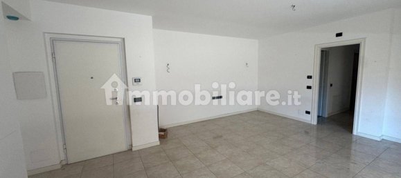3 bedrooms Apartment in Terni, Italy No. 269043 9
