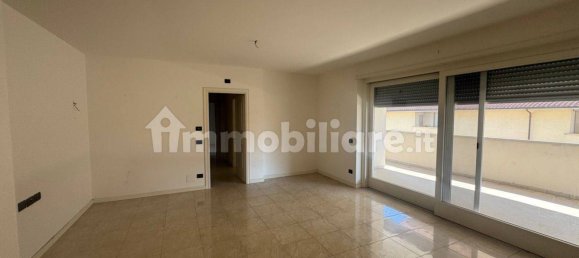 3 bedrooms Apartment in Terni, Italy No. 269043 4