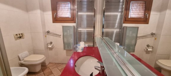 4 bedrooms Villa in Campagnola Emilia, Italy No. 139258 9