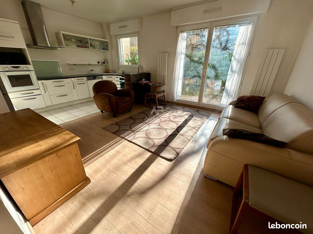 2 bedrooms Apartment in Poissy, France No. 163381