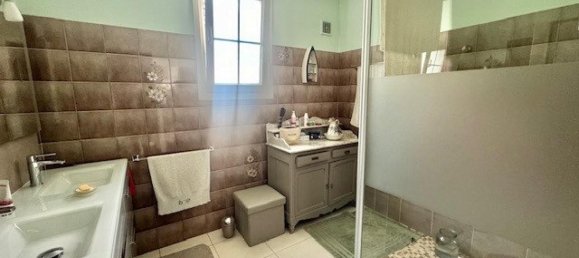 4 bedrooms House in Niort, France No. 106578 5