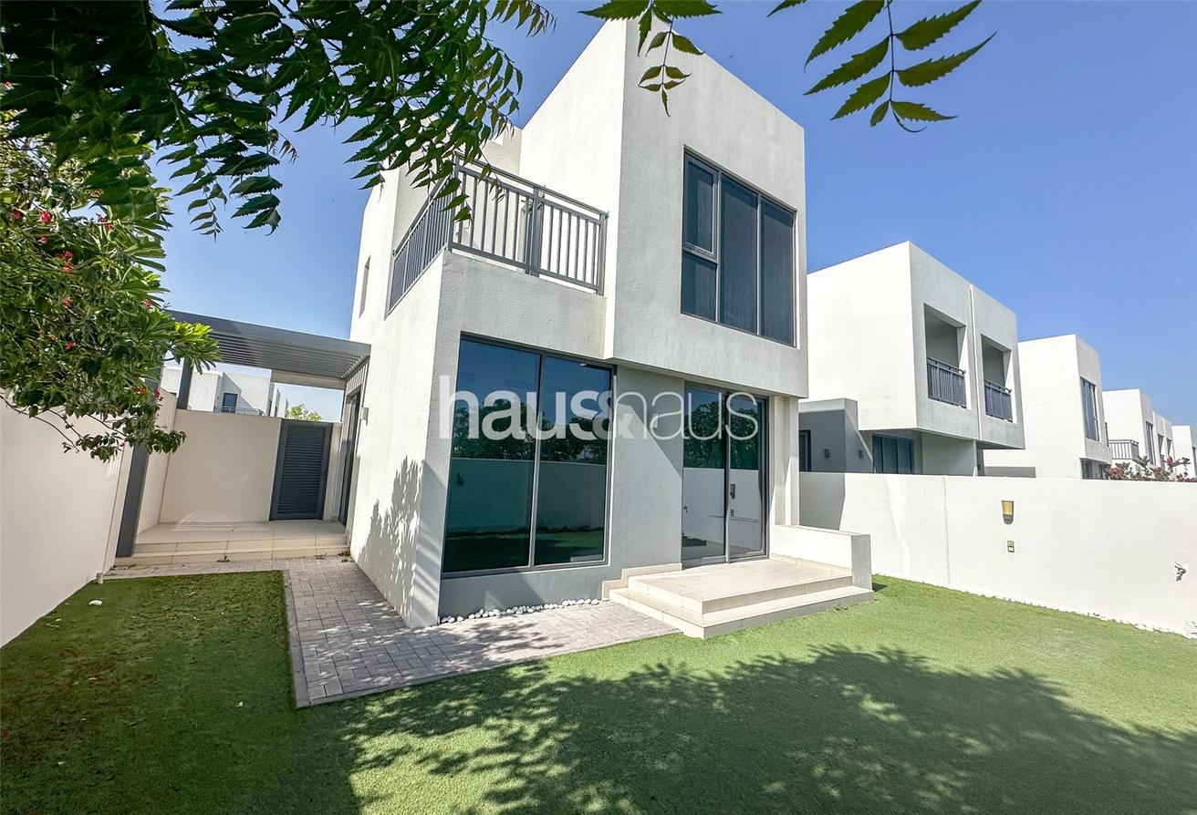 4 bedrooms Villa in Dubai Hills Estate, UAE No. 100099