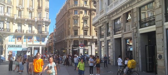 4 bedrooms Apartment in Madrid, Spain No. 94515 11