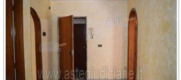 3 rooms Apartment in Catania, Italy No. 51128 2