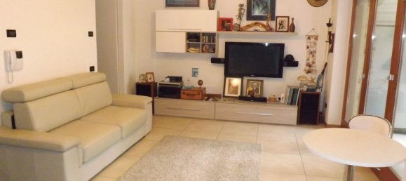 1 bedroom Apartment in Rome, Italy No. 359831 6