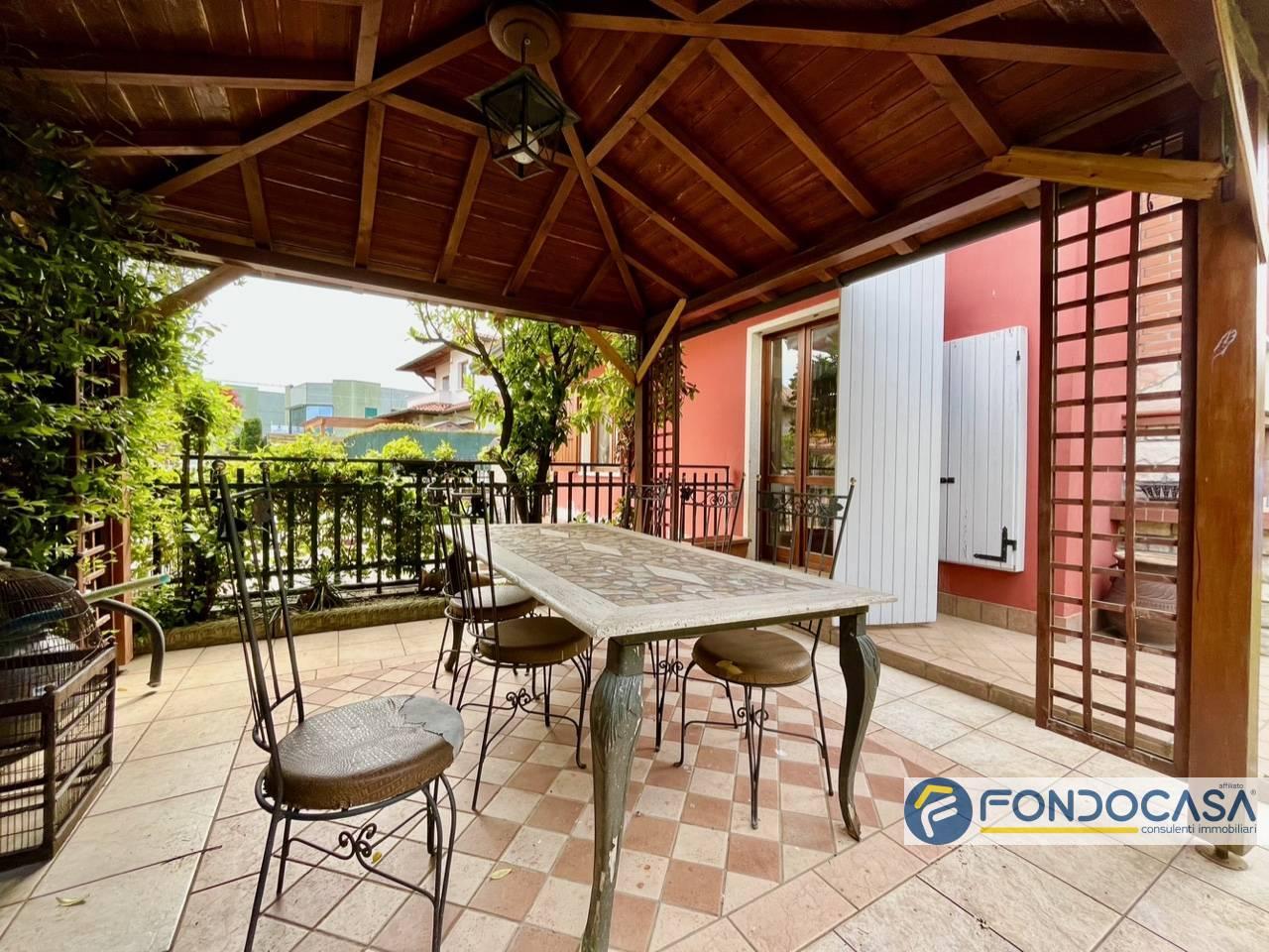 6 rooms Villa in Villongo, Italy No. 148339