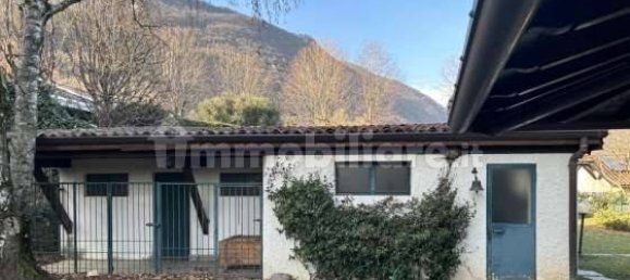 6 غرف نوم فيلا في Erba, Italy رقم 2850 4