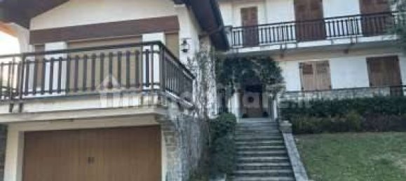 6 غرف نوم فيلا في Erba, Italy رقم 2850 2