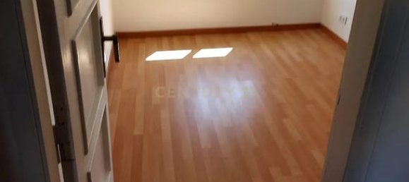 200m² Commercial property in Amadora, Portugal No. 236220 19