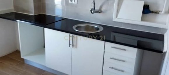 200m² Commercial property in Amadora, Portugal No. 236220 17