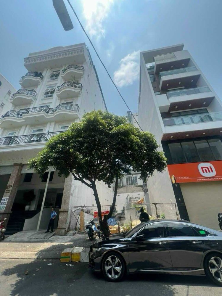 168m² Land in District 7, Vietnam No. 15918