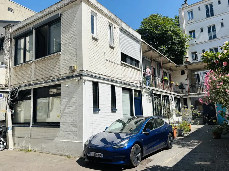 54m² Office in Paris, France No. 346101