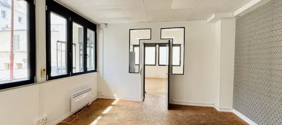 54m² Office in Paris, France No. 346101 3