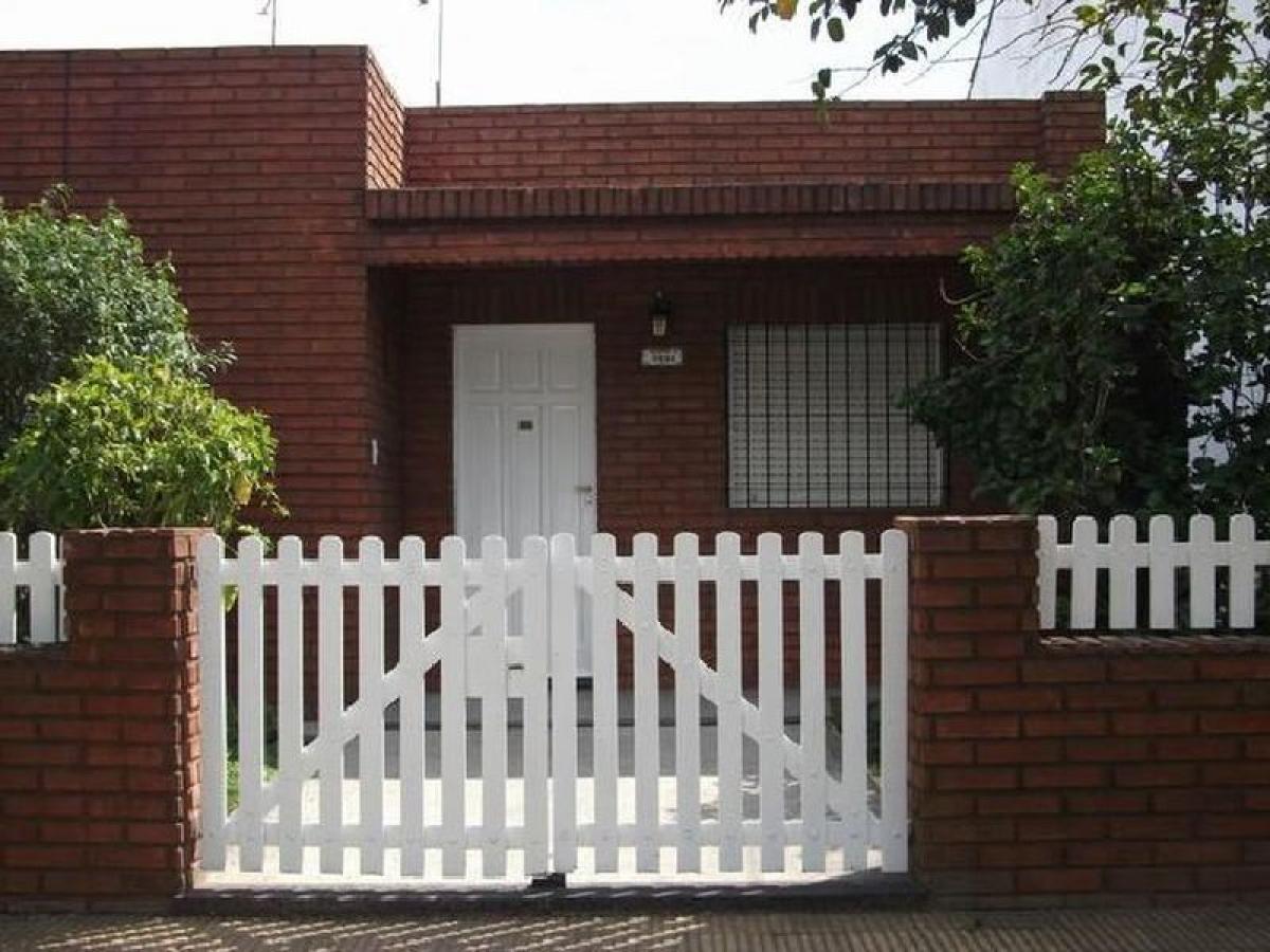 2 bedrooms House in San Isidro, Argentina No. 19912