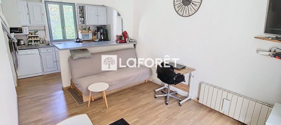 2 bedrooms House in Villejuif, France No. 180060 2