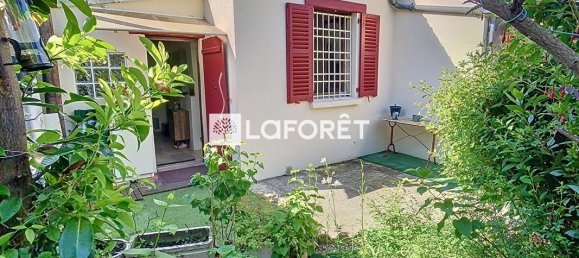 2 bedrooms House in Villejuif, France No. 180060 22