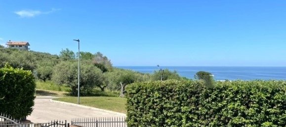 Villa de 4 dormitorios en Silvi, Italy No. 375808 7