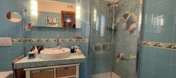 Villa de 4 dormitorios en Silvi, Italy No. 375808 10