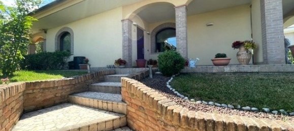 Villa de 4 dormitorios en Silvi, Italy No. 375808 19