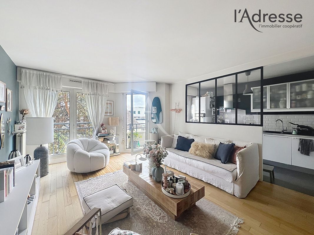 2 bedrooms Apartment in Suresnes, France No. 299593