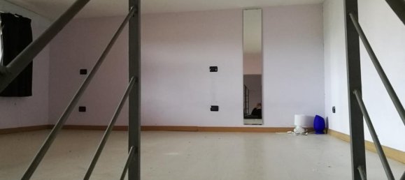 2-salle Appartement à Vecchiano, Italy No. 253337 3