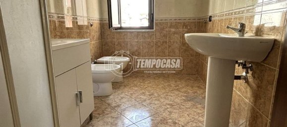 Apartamento de 2 dormitorios en Aversa, Italy No. 141565 10