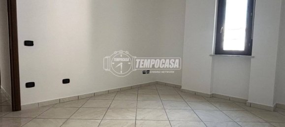 Apartamento de 2 dormitorios en Aversa, Italy No. 141565 9
