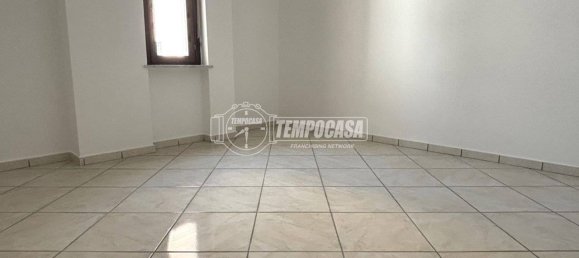 Apartamento de 2 dormitorios en Aversa, Italy No. 141565 6
