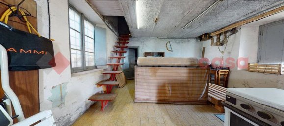 3 Schlafzimmer Haus in Gallicano, Italy, Nr. 237817 21