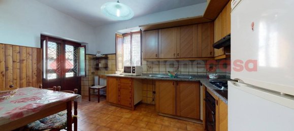 3 Schlafzimmer Haus in Gallicano, Italy, Nr. 237817 6