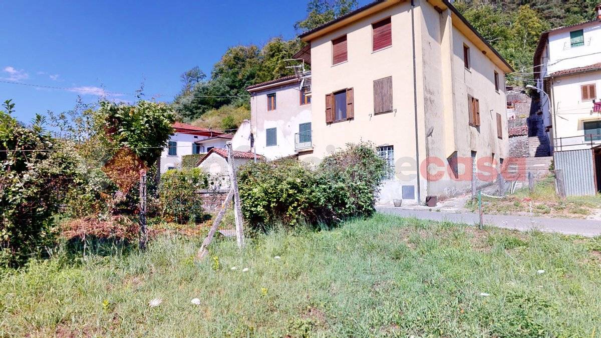 3 Schlafzimmer Haus in Gallicano, Italy, Nr. 237817