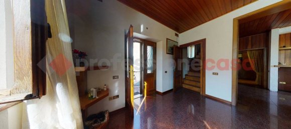 3 Schlafzimmer Haus in Gallicano, Italy, Nr. 237817 9