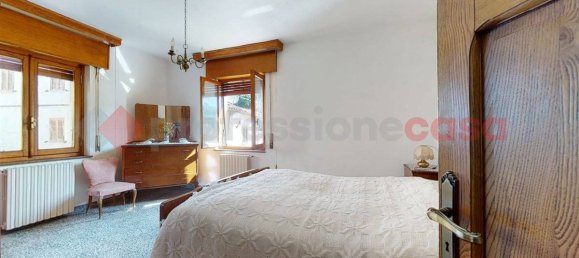 3 Schlafzimmer Haus in Gallicano, Italy, Nr. 237817 13