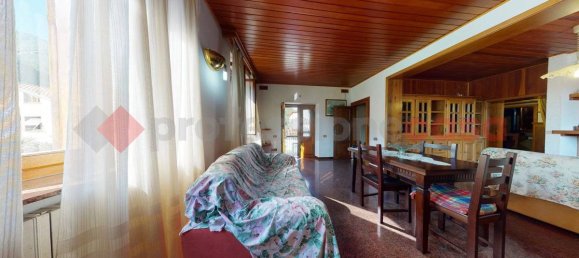 3 Schlafzimmer Haus in Gallicano, Italy, Nr. 237817 3