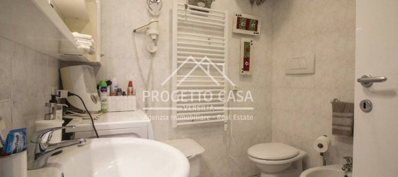 3 rooms Apartment in Pietrasanta, Italy No. 42924 17