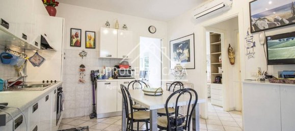 3 rooms Apartment in Pietrasanta, Italy No. 42924 4