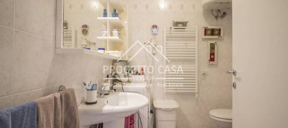 3 rooms Apartment in Pietrasanta, Italy No. 42924 16