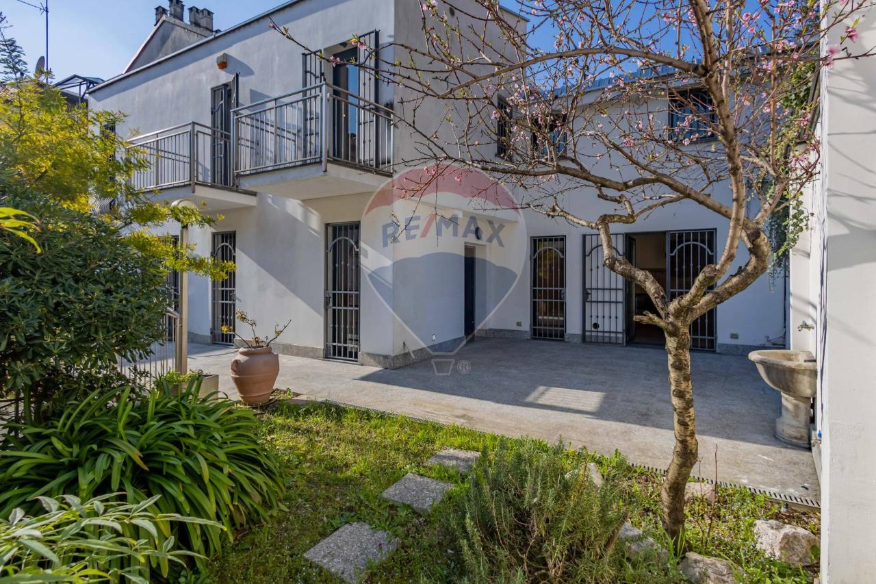 Вилла с 3 комнатами в Монца, Италия № 15568