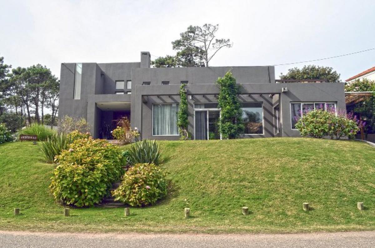 5 bedrooms House in Maldonado, Uruguay No. 4316