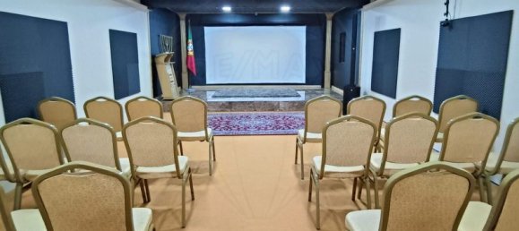 235m² Office in Amadora, Portugal No. 72499 3