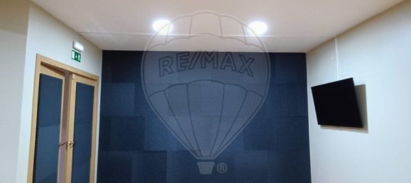 235m² Office in Amadora, Portugal No. 72499 4