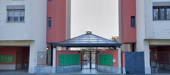 Квартира с 2 комнатами в Милан, Италия № 244684 10