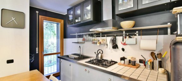 Квартира с 1 спальней в Лиссоне, Италия № 75421 6