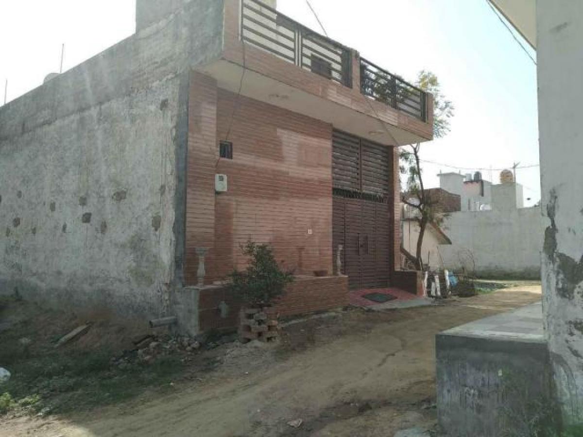 2 bedrooms House in Gurgaon, India No. 7994
