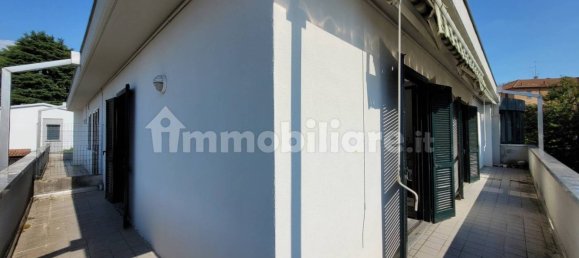 3 rooms Commercial property in Villa Guardia, Italy No. 273948 7