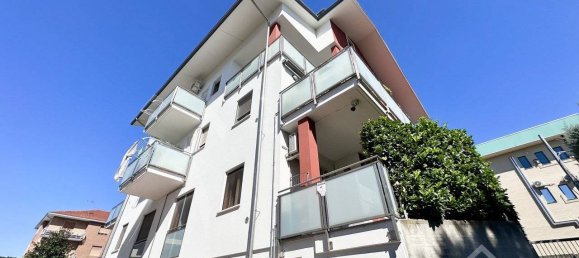 2 bedrooms Apartment in Turin, Italy No. 315290 4