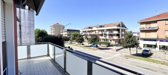 2 bedrooms Apartment in Turin, Italy No. 315290 3