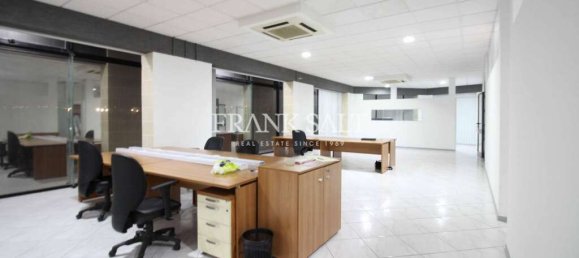 Bureau à Qormi, Malta 200m² No. 12642 2